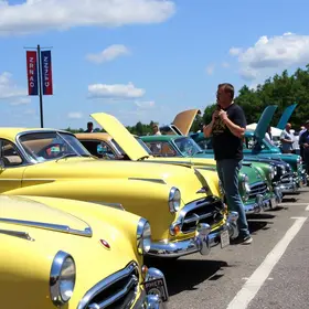 exposição de carros antigos